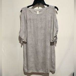 H & M black and white dotted dress open sleeve
